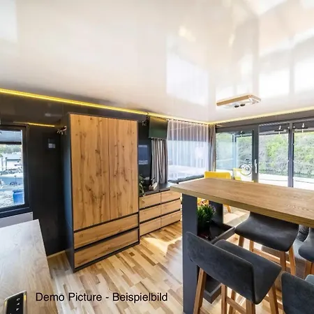 Hausboot Baltic Loft Nyaraló Fehmarn