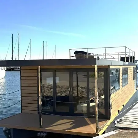 Hausboot Baltic Loft * Fehmarn